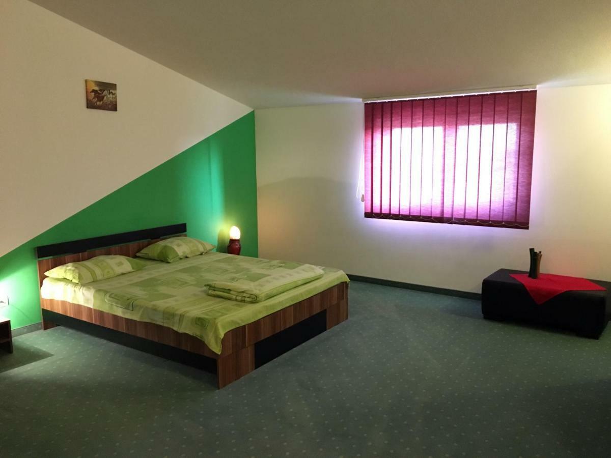 Ranch Robert Hotel Dudestii Noi ภายนอก รูปภาพ