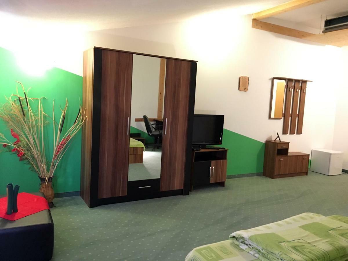 Ranch Robert Hotel Dudestii Noi ภายนอก รูปภาพ
